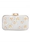 Perlenbesetzte 3D-Blumen-Clutch in Silber