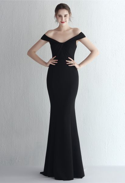 Off-Shoulder-Kleid mit verdrehter Vorderseite in Schwarz