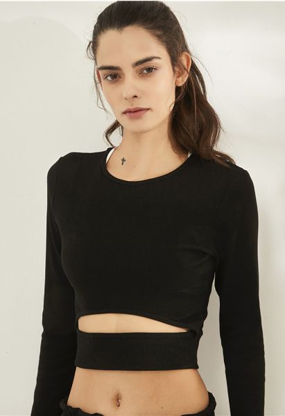 Crop Top mit hohlen Ärmeln und Taille in Schwarz