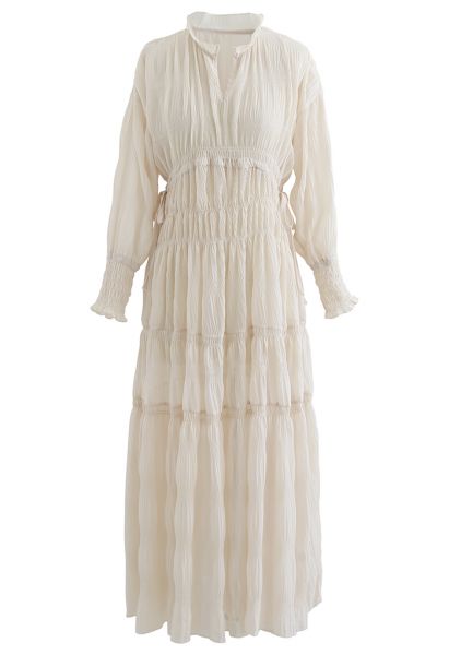 Chiffon-Kleid mit seitlichem Kordelzug und durchgehender Raffung in Creme
