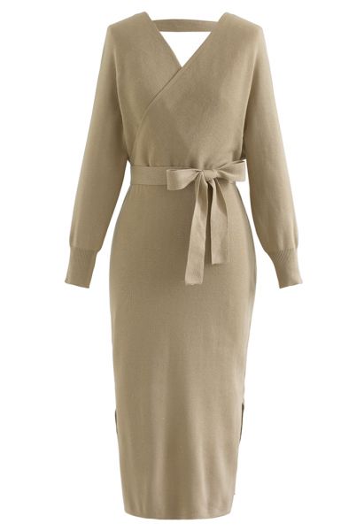 Gewickeltes Midi-Strickkleid mit Fledermausärmeln in Camel