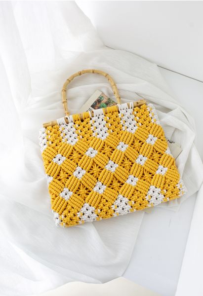 Zweifarbige gewebte Handtasche mit Bambusgriff in Gelb