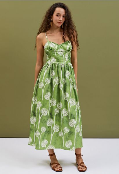 Grünes, mit Zwillingsblütenknospen bedrucktes Cami-Kleid