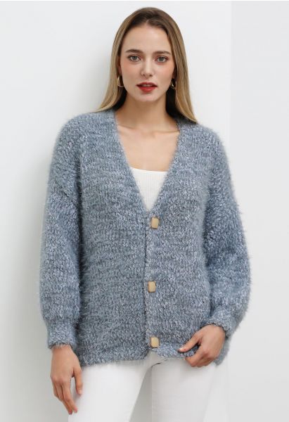 Coziness Shimmer Fuzzy Knit Cardigan mit Knöpfen in Dusty Blue