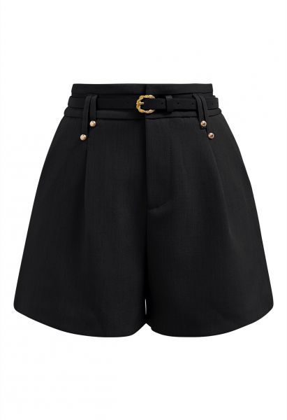 Einfarbige Shorts mit Gürtel in Schwarz