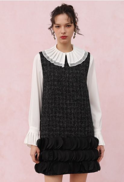 Ärmelloses Kleid aus Tweed mit 3D-Blütenblattsaum in Schwarz