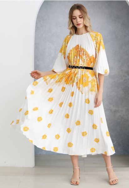 Blossoming Day – Plissiertes Maxikleid mit Aquarellmuster in Gelb