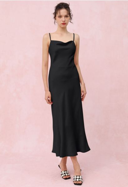 Rückenfreies Camisole-Kleid aus Satin mit Kordelzug und Bindeband in Schwarz