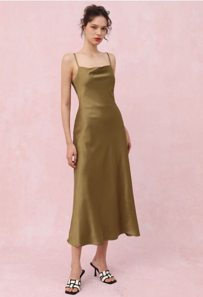Rückenfreies Satin-Camisole-Kleid mit Kordelzug und Bindeband in Gold