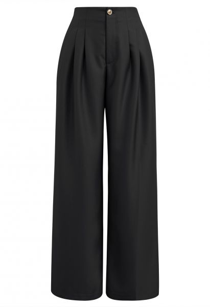 Gerade geschnittene Hose mit poliertem Faltendetail in Schwarz