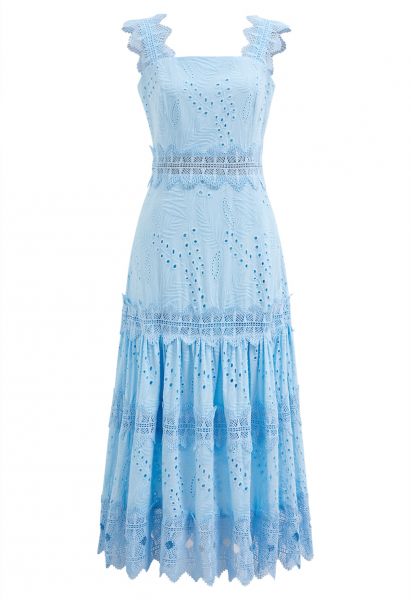 Camisole-Kleid mit Ösenstickerei und Spitzenbesatz in Blau