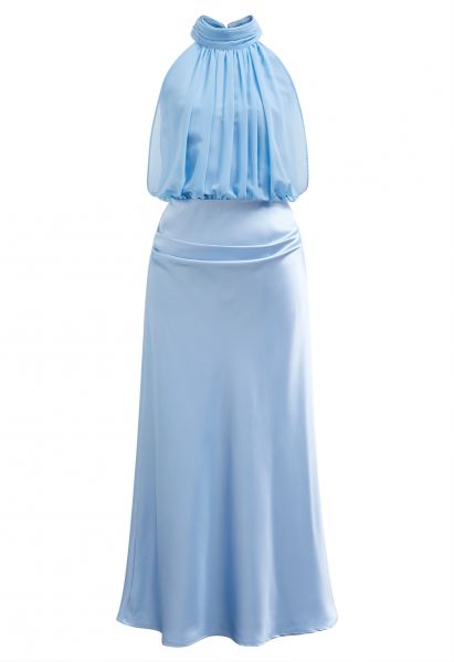 Anmutiges Neckholder-Kleid aus Chiffon und Satin in Blau