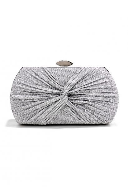 Glänzendes Geschenk – Geknotete Clutch in Silber