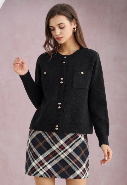 Stylische Strickjacke mit schimmernden Fransen und Knöpfen in Schwarz