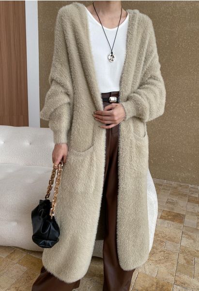 Flauschiger, langer Cardigan mit offener Vorderseite und Kapuze in Camel