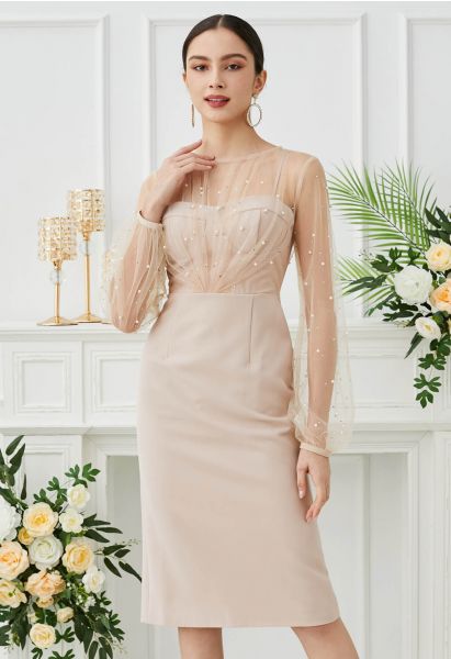 Glamorous – Geteiltes Midikleid aus Netzstoff mit Perlendekor in Aprikose