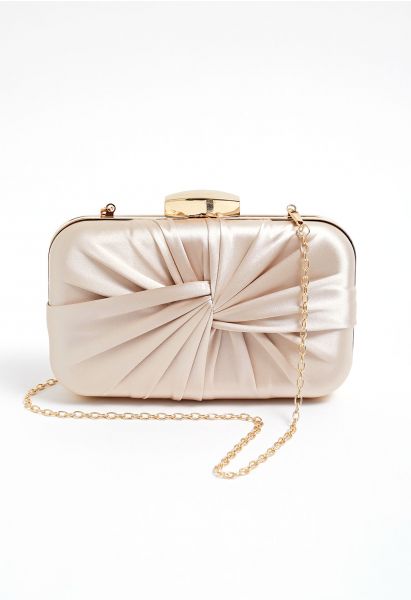 Gerüschte Clutch aus Satin mit Knoten in Champagner