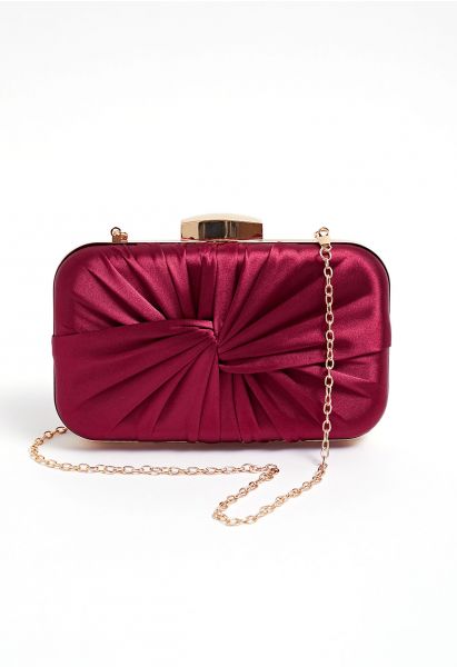 Gerüschte Clutch aus Satin mit Knoten in Burgunderrot