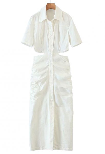 Gerafftes Hemdkleid mit Ausschnitt an der Taille in Weiß