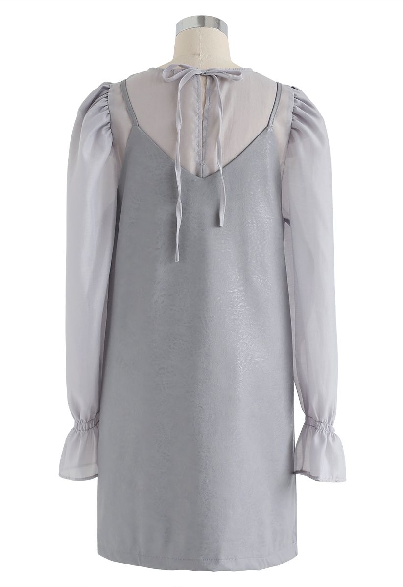 Semi-Sheer Puff Sleeves Top und Kunstleder Cami Kleid Set in Grau