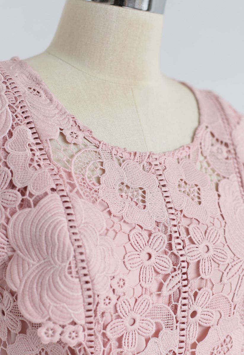 Blossom Crochet Ärmelloses Midikleid in Pink
