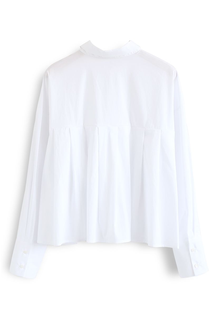 Kurzes Hemd mit Button-Down-Ärmeln in Weiß