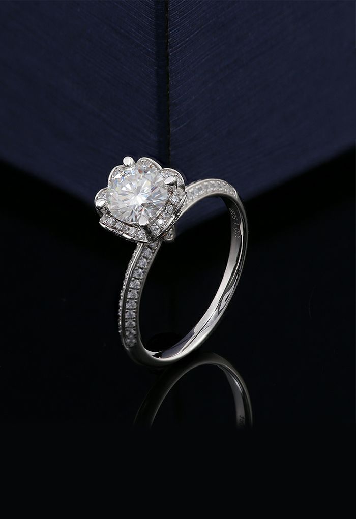 Floraler Moissanite-Diamant-Ring in Herzform