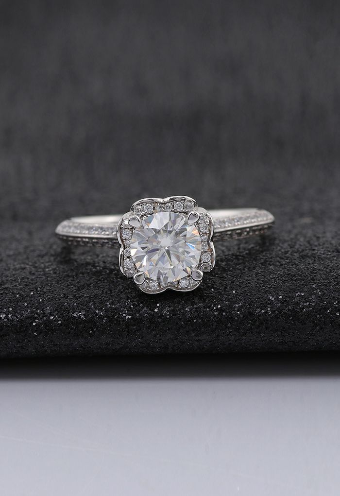 Floraler Moissanite-Diamant-Ring in Herzform