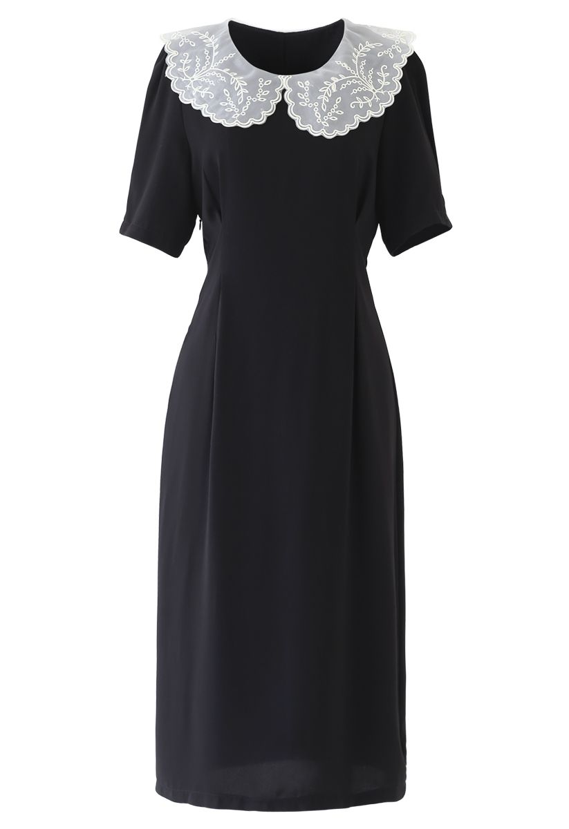 Besticktes schwarzes Chiffon-Kleid mit Peter-Pan-Kragen