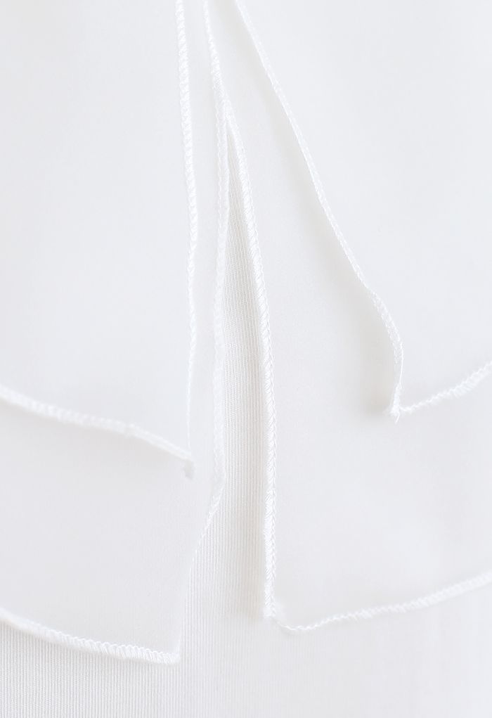 Gestuftes ärmelloses Top mit Organzabesatz in Weiß