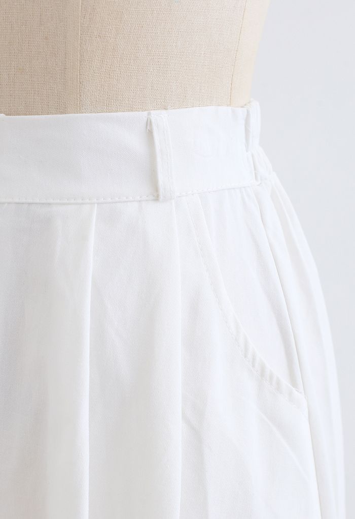 A-Linien-Midirock mit schrägen Taschen in Weiß