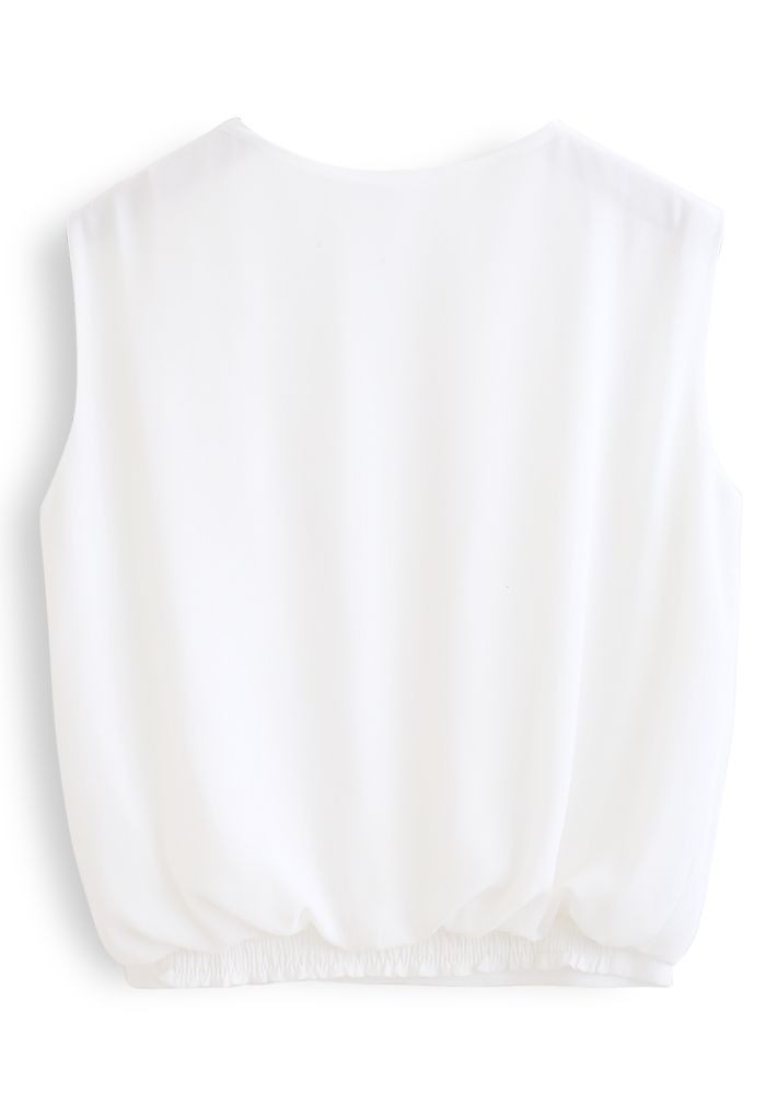 Ärmelloses, plissiertes Chiffon-Oberteil mit V-Ausschnitt in Weiß