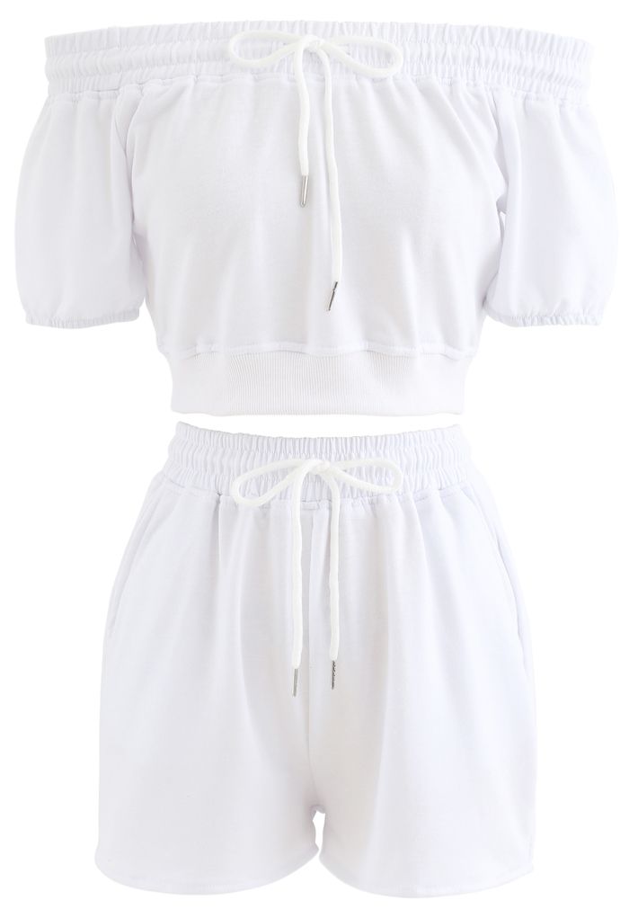 Off-Shoulder-Crop-Top und Shorts mit Kordelzug in Weiß
