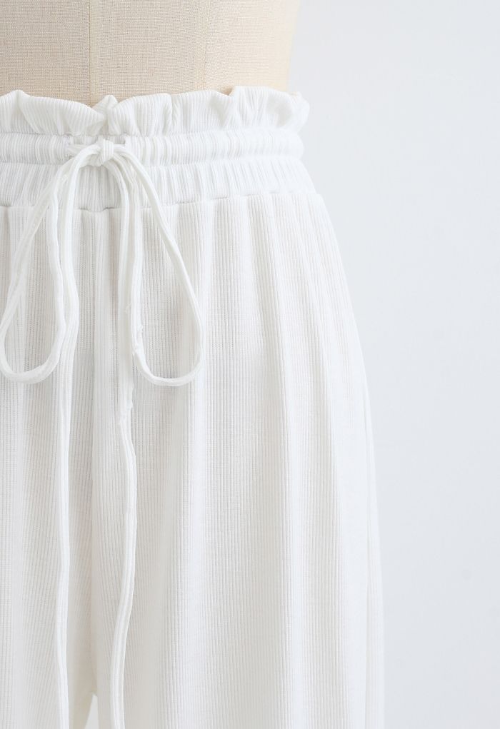 Gerippte Yoga Hose mit Kordelzug und Papiertüten-Taille in Weiß