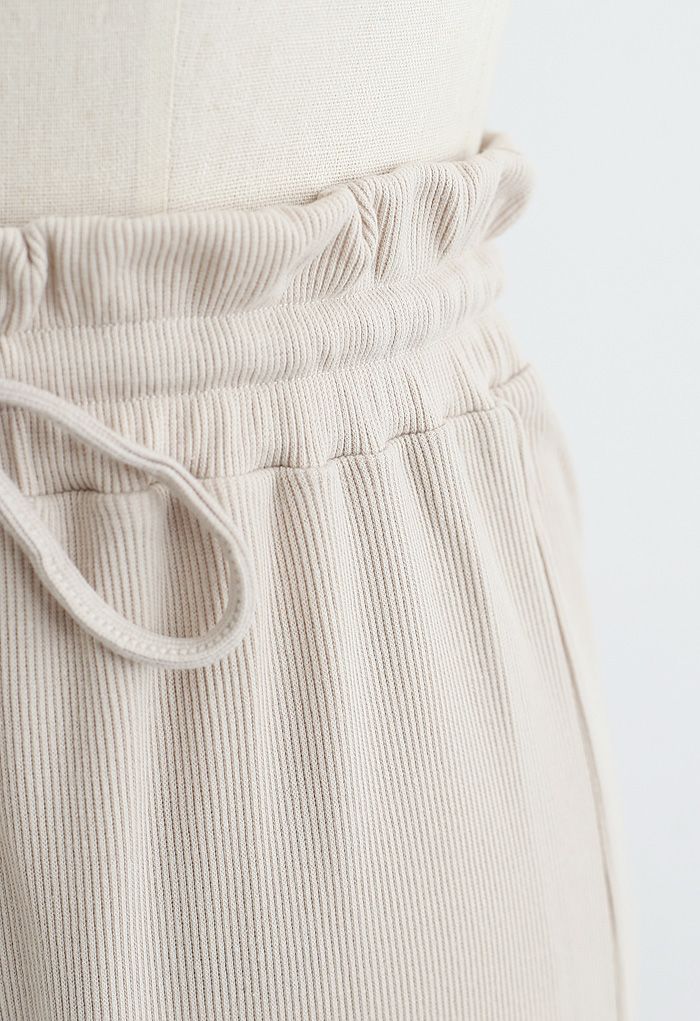 Gerippte Yoga Hose mit Kordelzug und Papiertüten-Taille in Sand