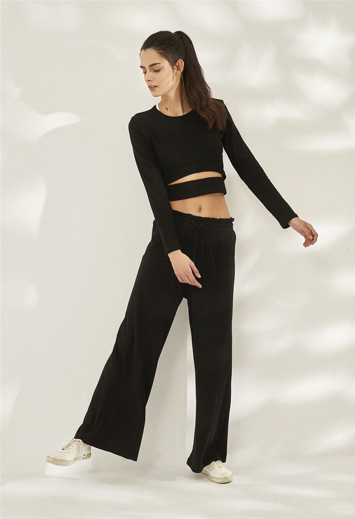 Crop Top mit hohlen Ärmeln und Taille in Schwarz