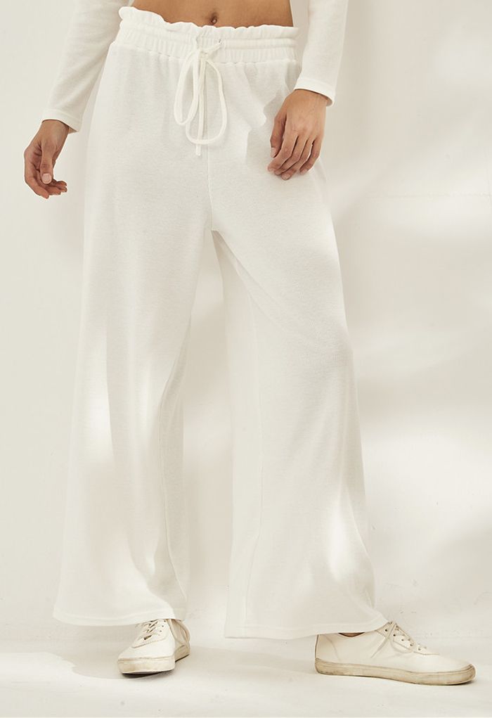 Gerippte Yoga Hose mit Kordelzug und Papiertüten-Taille in Weiß