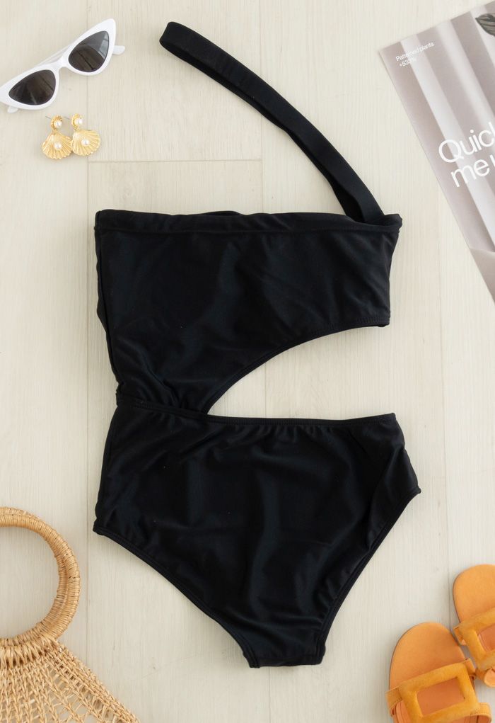 Einteiliger Badeanzug mit One-Shoulder-Cutout in Schwarz
