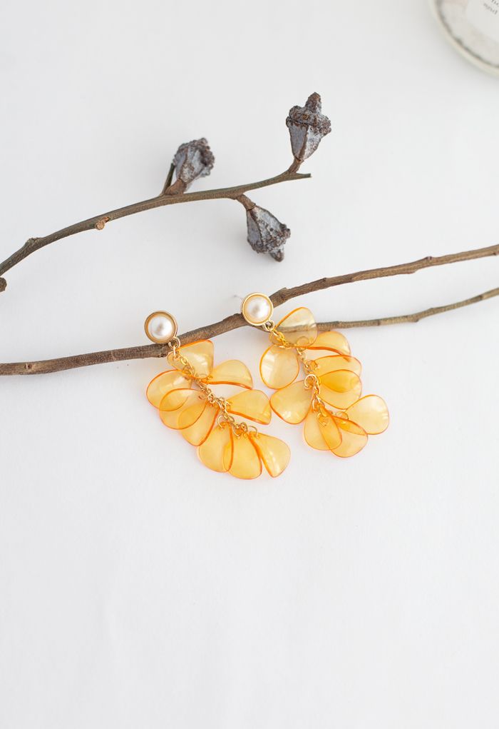 Perle mit Kunststoff-Blütenblatt-Ohrringen in Orange