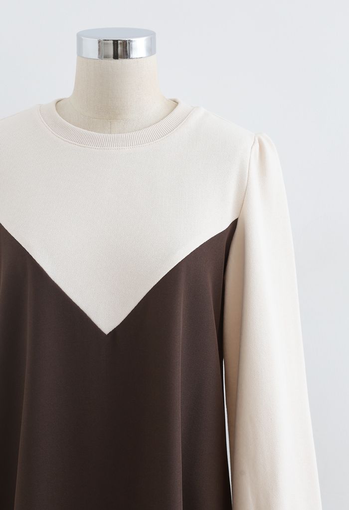 Lässiges zweifarbiges Sweatshirt-Kleid in Braun