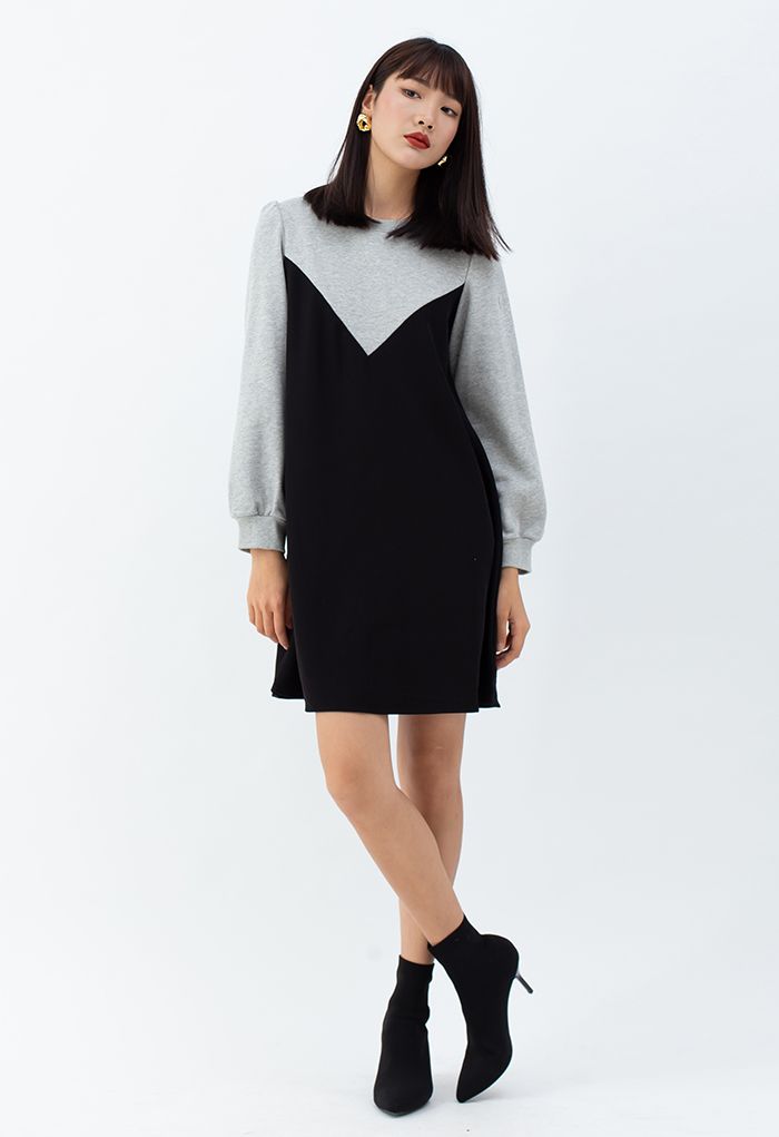 Lässiges zweifarbiges Sweatshirt-Kleid in Schwarz