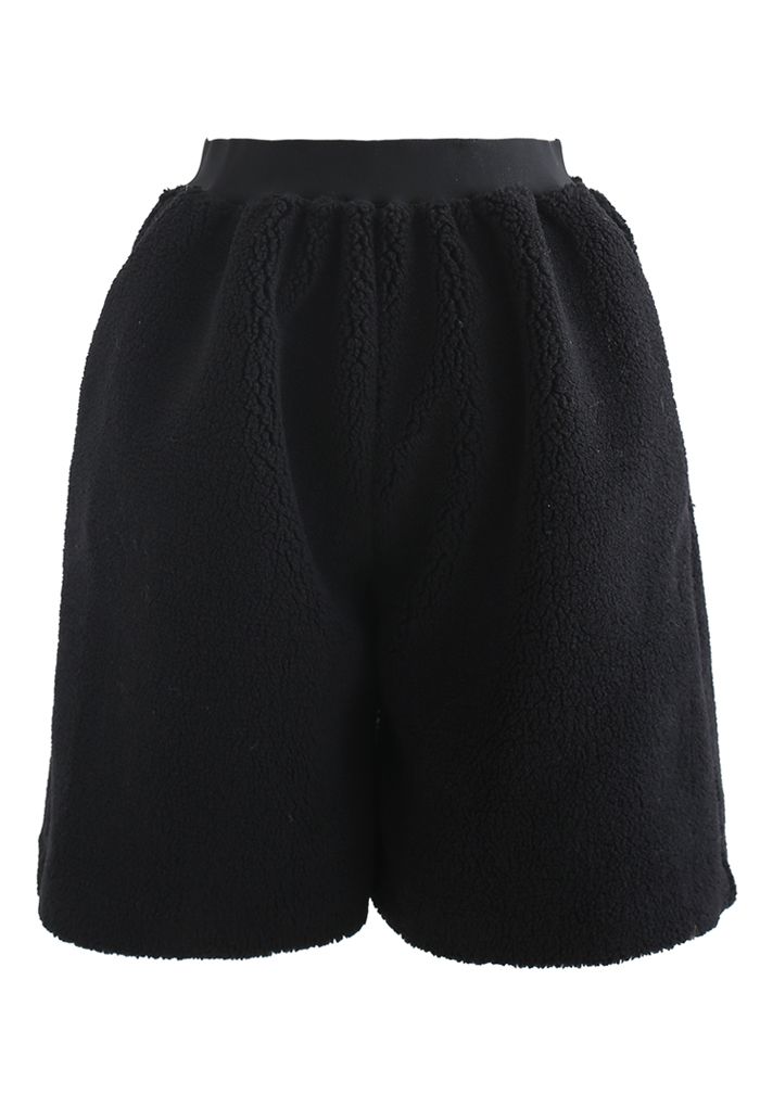 Sherpa-Taschen-Shorts in Schwarz
