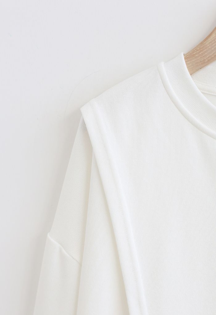 Übergroßes Sweatshirt mit überkreuzter Klappe vorne in Weiß