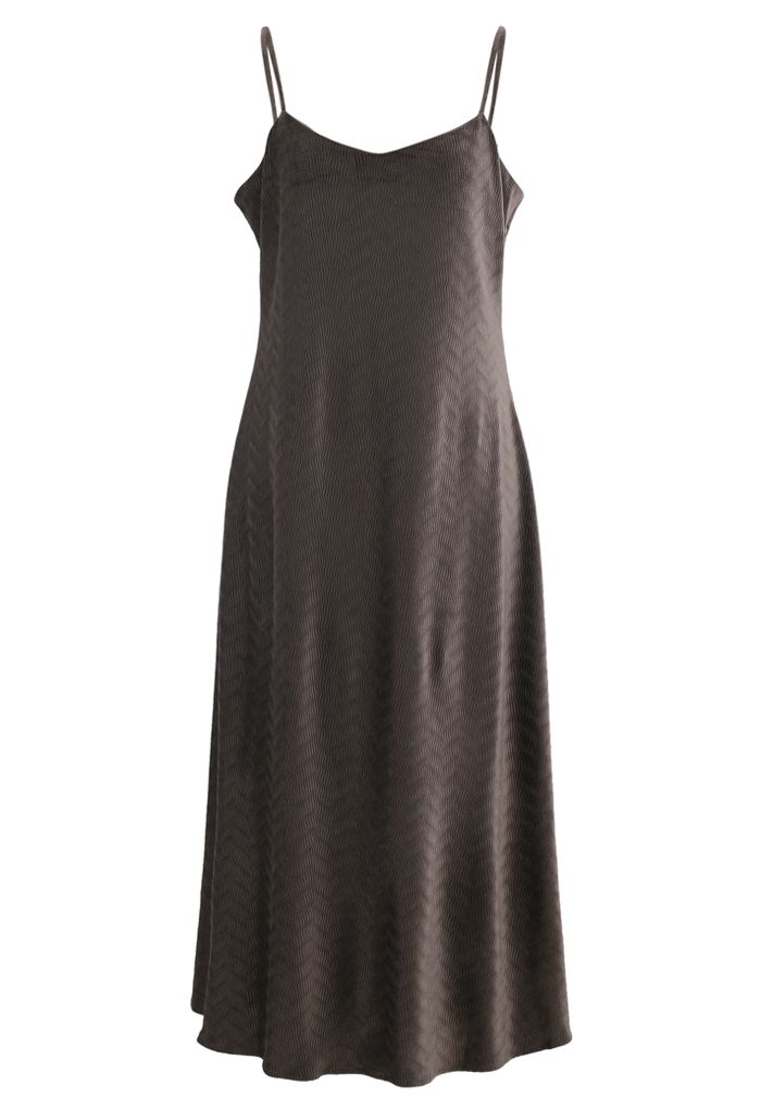 Cami-Kleid aus strukturiertem Samt mit Wellenmuster in Braun