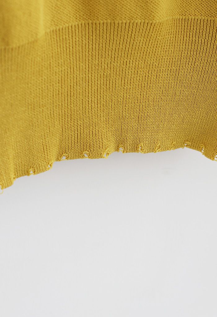 Strickoberteil mit Rundhalsausschnitt und Perlenbesatz in Gelb