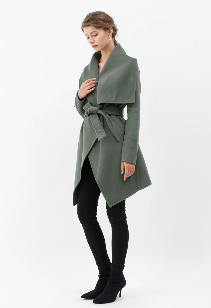 Mantel aus Wollmischung mit breitem Revers und Bindegürtel in Olivgrün