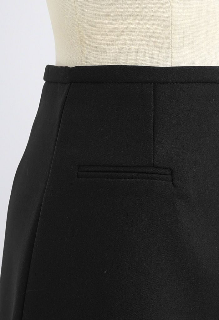 Knospenrock mit gefälschter Taschenklappe in Schwarz