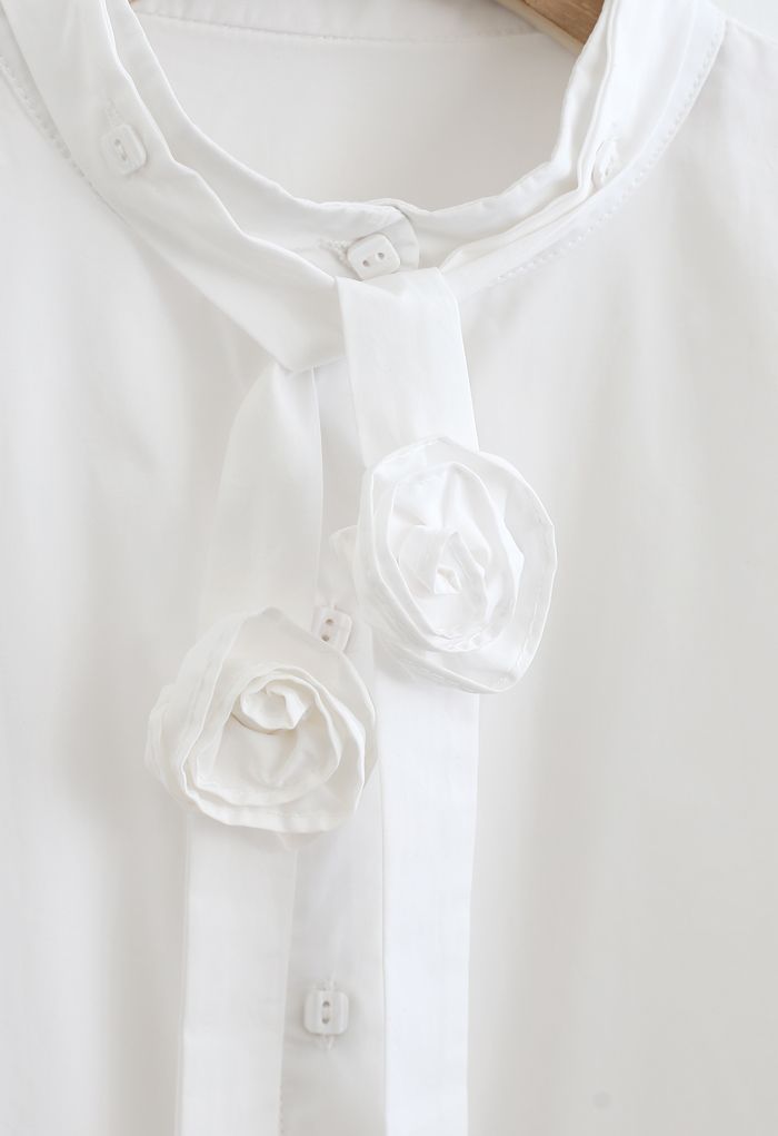 Abnehmbares, geknöpftes Hemd mit Blumenband in Weiß