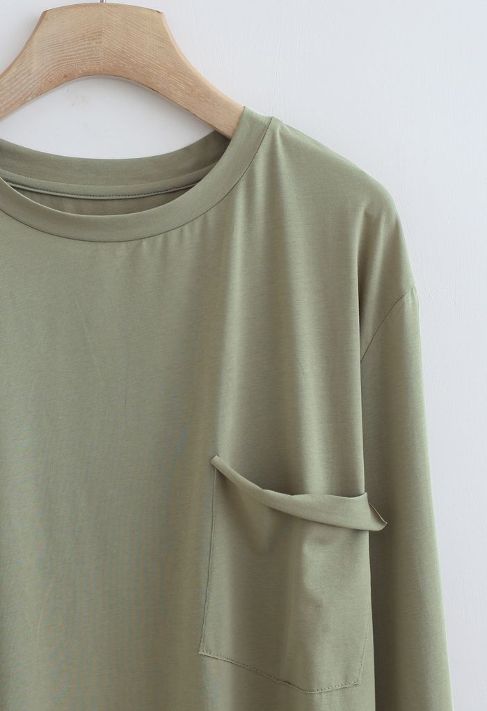 Lockeres Pullover-Sweatshirt mit einer Tasche in Olivgrün