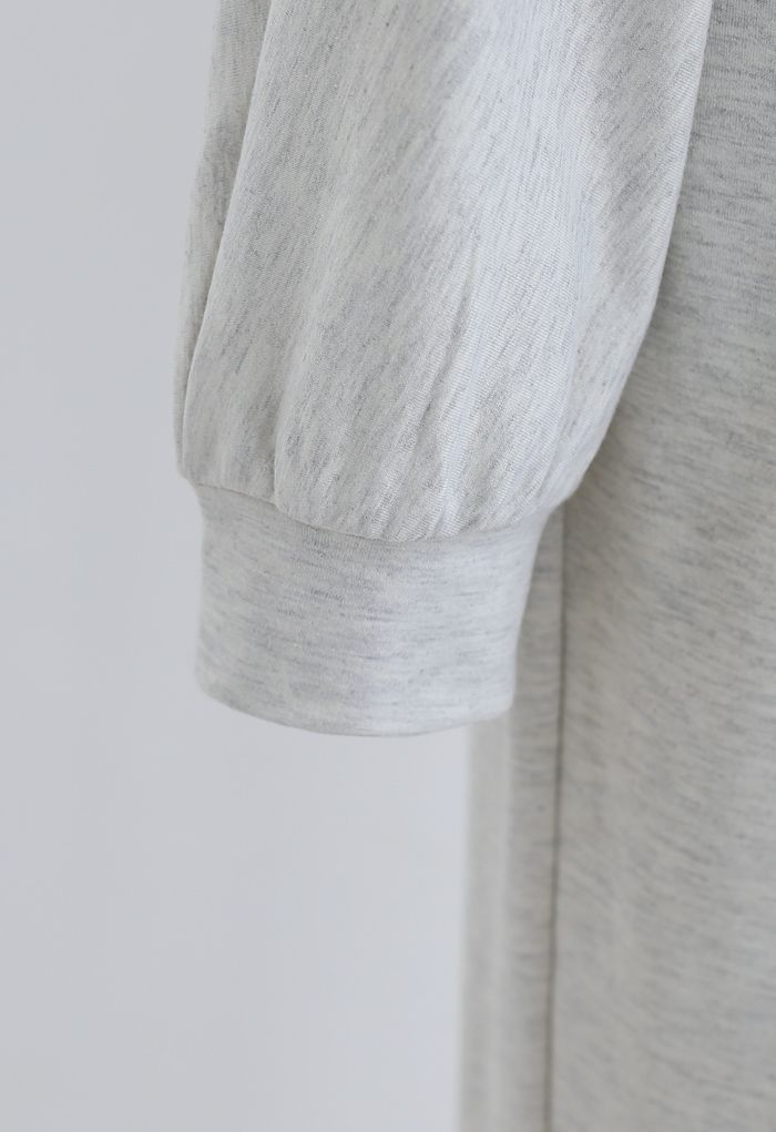 Roh geschnittenes Saum-Sweatshirt und genähte Hose in Grau